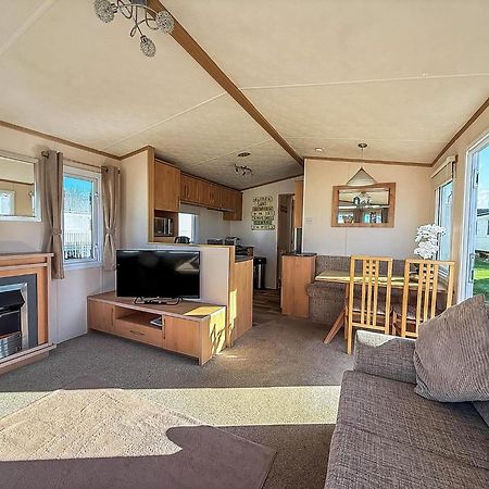 Lovely 6 Berth Caravan For Hire At Manor Park In Hunstanton Norfolk Ref 23044S Exterior foto